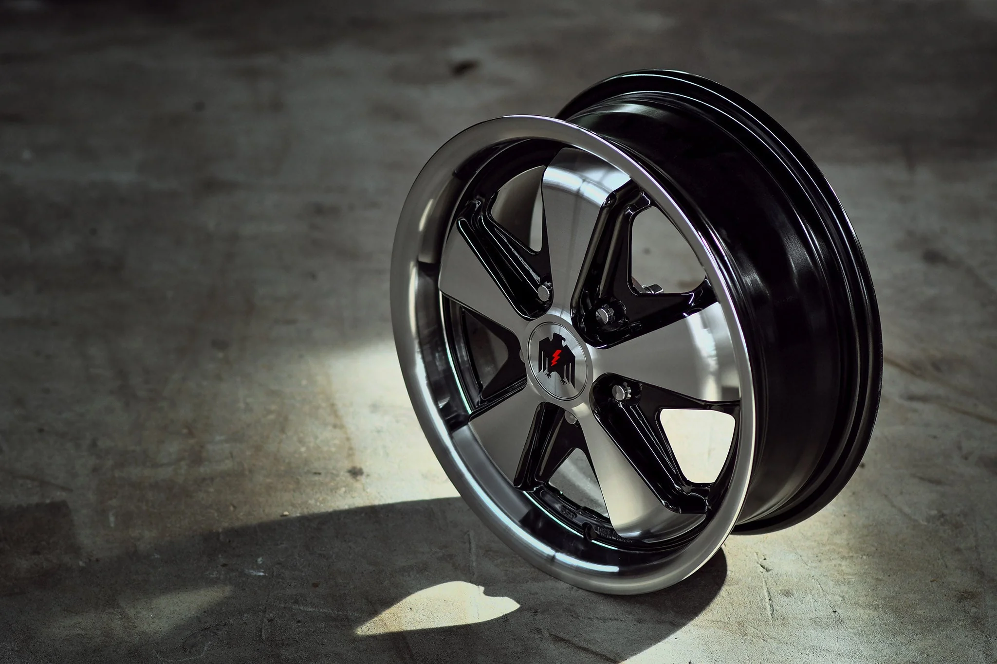 911 | Gloss Black/Machined Face & Lip - Image 5