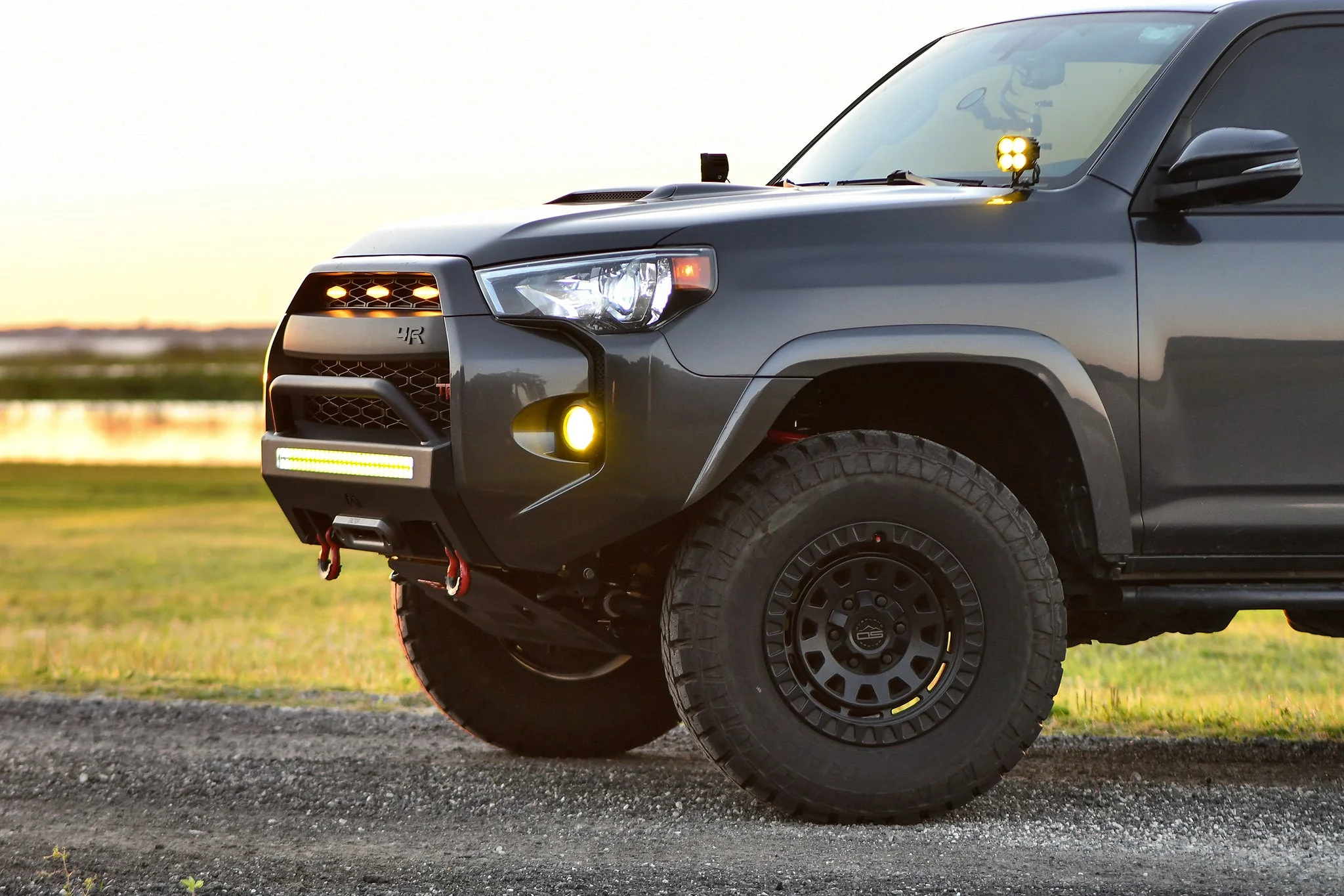 VENTURE | Satin Black - Image 16