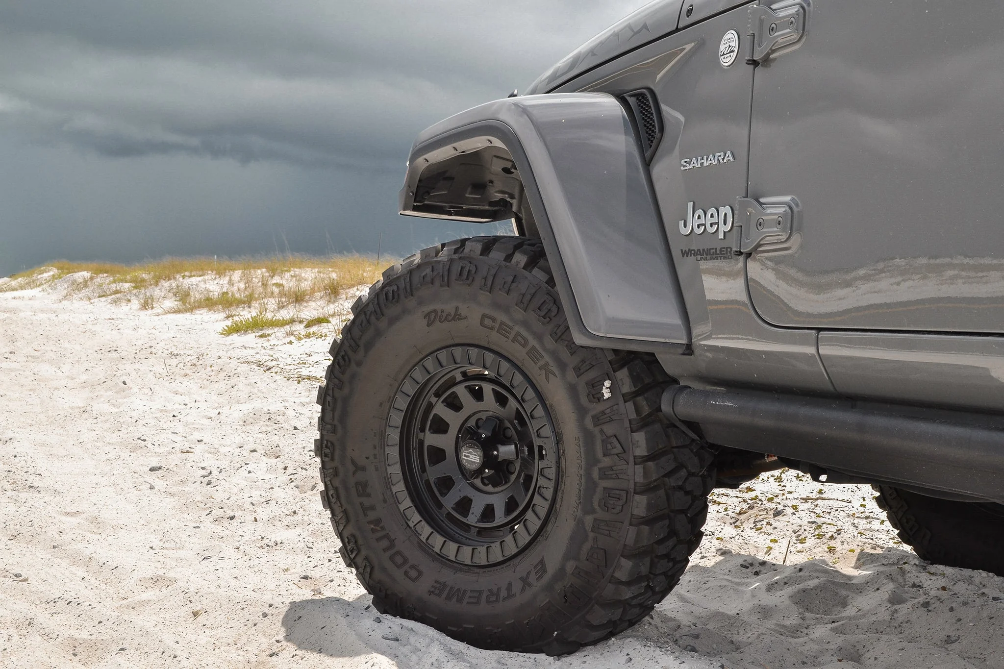 VENTURE | Satin Black - Image 27